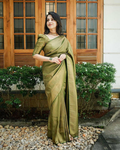 Beautiful Rich Pallu with Intricate Jacquard Work – Adds a Regal Touch - Madhuram Sarees