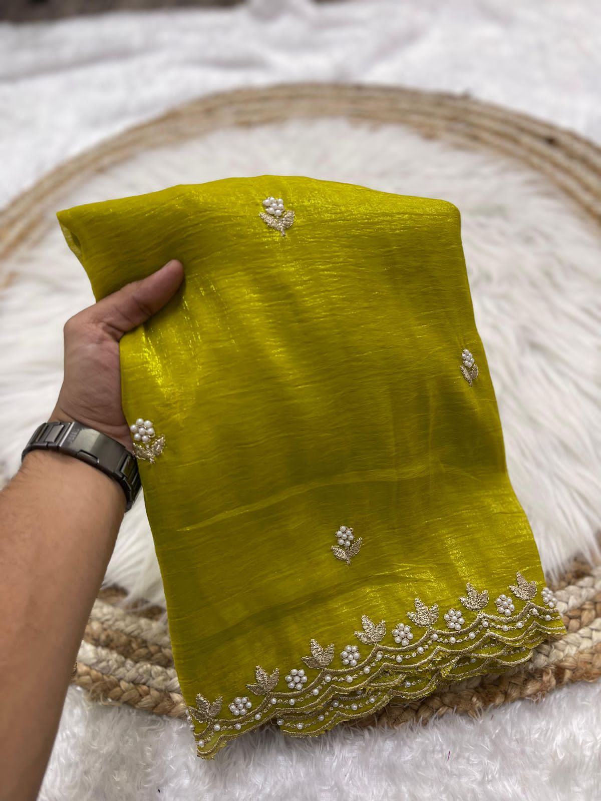 🌸✨ Exclusive Crunchy Chiffon Saree – By Madhuram Sarees ✨🌸